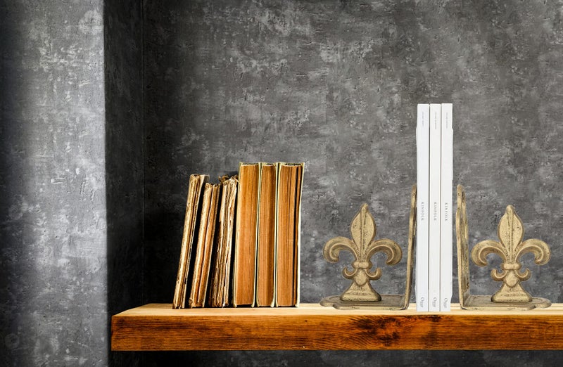 Creative Co-Op Decorative Metal Fleur de Lis Bookends, Gold, Set of 2 - Image 5